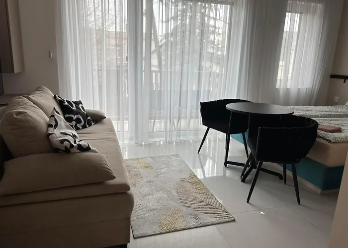 Lamira 2,3 Apartments